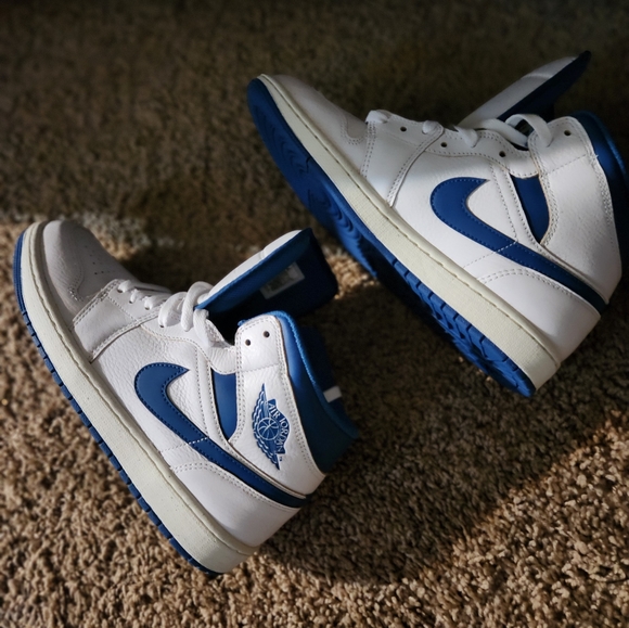 Nike Air Jordan 1 Size 9 Mid SE White/Sail/Industrial Blue FN5215 141 Men New - Picture 8 of 11